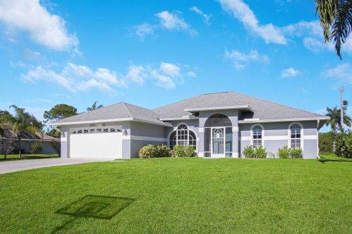 2850 Pace Dr, Fort Pierce, FL 34984-6217