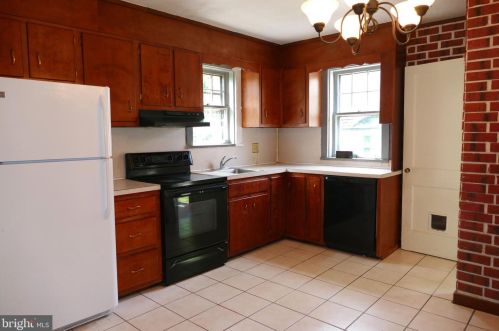 223 Highland Ave, Lansdale, PA 19446-3208