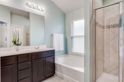 8613 Vista Royale Dr, Fort Worth TX  76108-7944 exterior