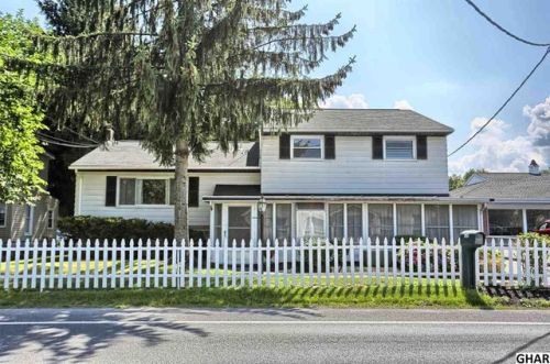 312 Hockersville Rd, Swatara, PA 17033-2080