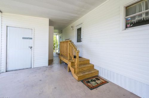 90 Le Mans Dr, Naples, FL 34112-9126