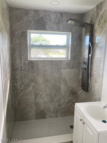 10 Jasmine Rd, Lehigh Acres FL  33936-6222 exterior