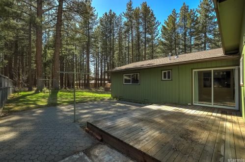 1290 Champlain Dr, South Lake Tahoe CA  96150-2312 exterior