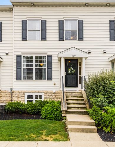 8211 Catalpa Ridge Dr, Blacklick, OH 43004-8278