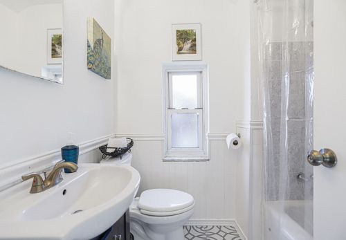 205 Macfarlane Dr, Pittsburgh PA  15235-4213 exterior