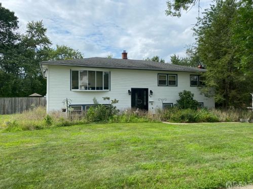 24 Hudson Rd, East Brunswick, NJ 08816-4108