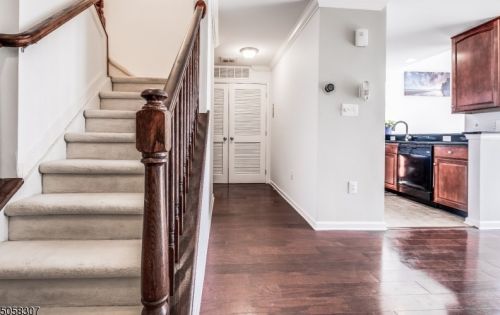 805 Donato Cir, Scotch Plains, NJ 07076-1076