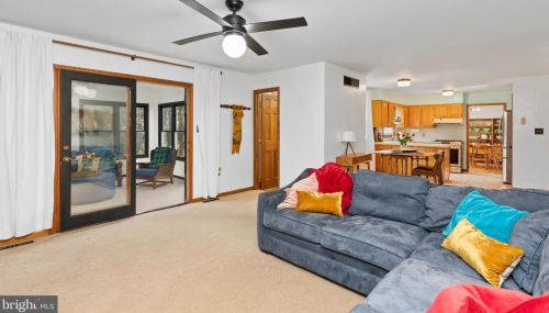 63 Fairway Dr, Camp Hill PA  17011-2065 exterior