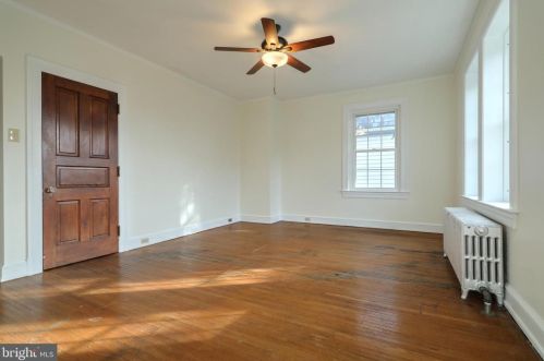 437 Carlisle St, Hanover PA 17331-2188 exterior