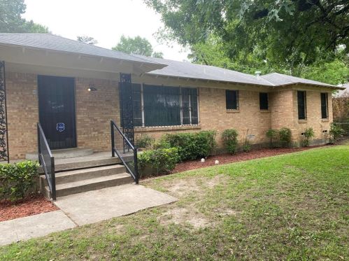 1338 Corinth Street Rd, Dallas, TX 75203-4212