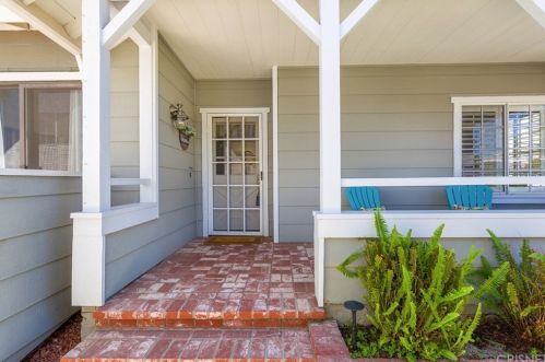 25848 Mendoza Dr, Santa Clarita, CA 91355-2151