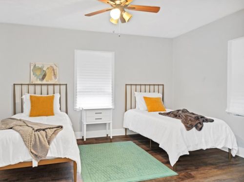 1327 33 St, Galveston TX 77550-4333 exterior