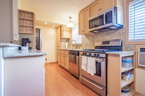 2018 Lingard St, Lancaster CA 93536-1405 exterior