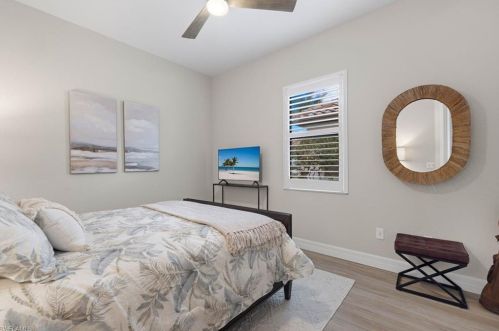 10070 Biscayne Bay Ln, Naples FL 34120-3754 exterior