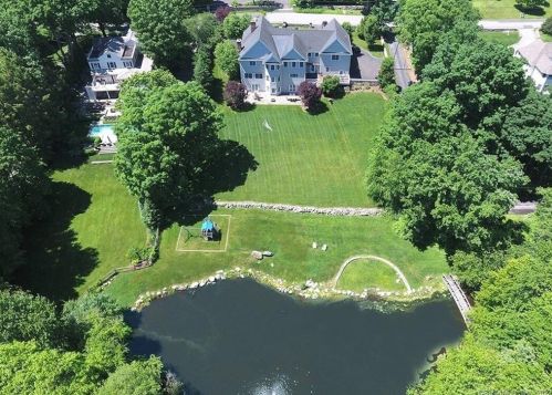882 Silvermine Rd, New Canaan CT  06840-4332 exterior