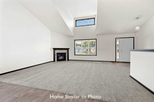 1261 Velsen Rd, Green Bay, WI 54313