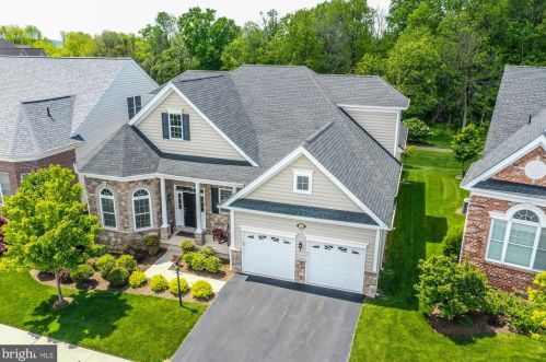 738 Hillview Dr, Collegeville, PA 19426-2906
