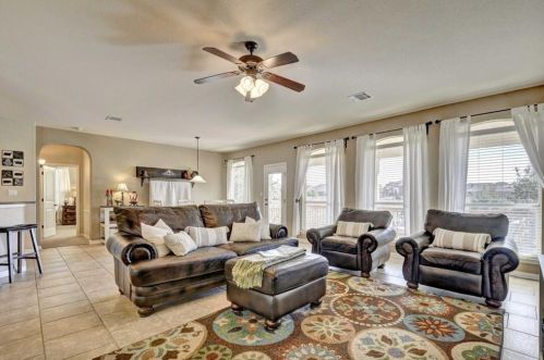 213 Seminole Canyon Dr, Georgetown TX 78628-7201 exterior