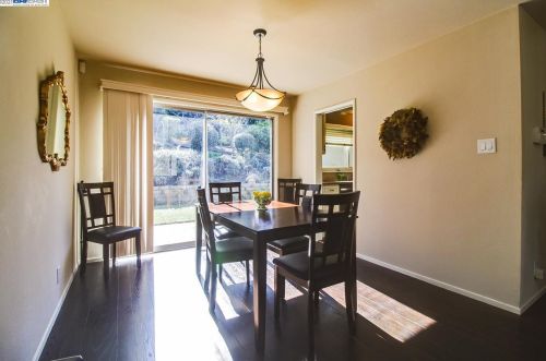 6171 Brookside Ave, Oakland CA 94618-1828 exterior