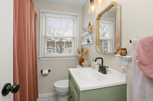 190 Sylvan Knoll Rd, Stamford CT  06902-5356 exterior