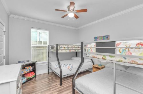 2223 33 St, Galveston TX 77550-7505 exterior