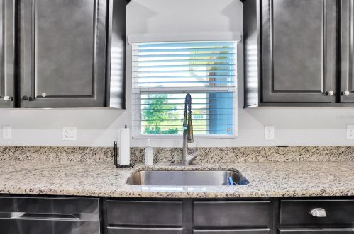 1753 Berkshire Cir, Vero Beach FL 32968-6720 exterior