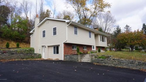 914 Acker Rd, Stroudsburg, PA 18360-9706