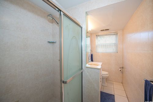 28 Hammond Rd, Elwood NY  11731-4810 exterior