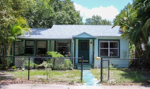 4049 Iris St, Saint Petersburg, FL 33703-5639