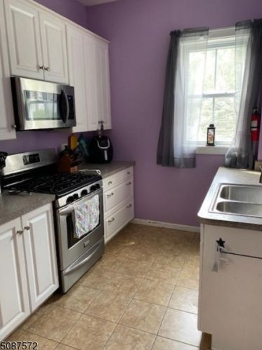 99 Belvidere Ave, Oxford, NJ 07863-3007
