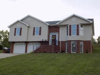 2105 Pinebrook Dr, Kingsport, TN 37660-4122