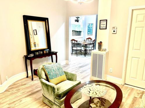 7 Little Ave, Middletown NY  10940-5109 exterior