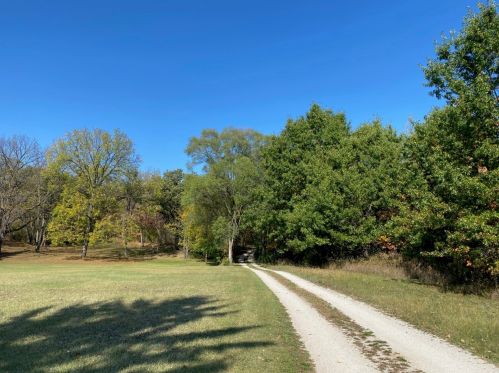5341 Northwest Hwy, Waterford, WI 53185-2825