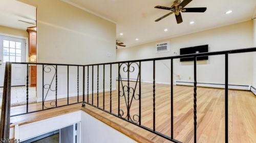 31 Midvale Ave, Lake Hiawatha NJ  07034-1008 exterior