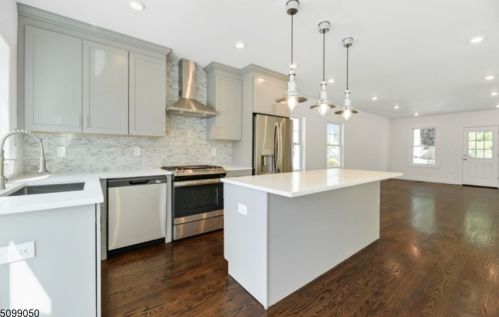 24 Cranford Ter, Cranford NJ  07016-3407 exterior