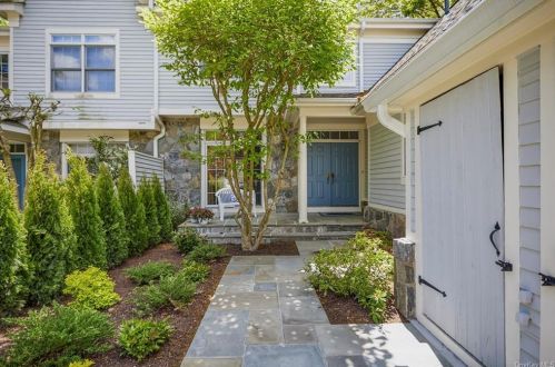 8 Westfield Ln, White Plains NY  10605-5459 exterior