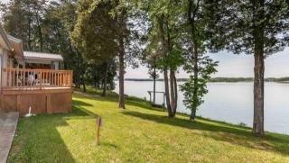 992 Leisure Ln, Pigeon Forge, TN 37876-5819