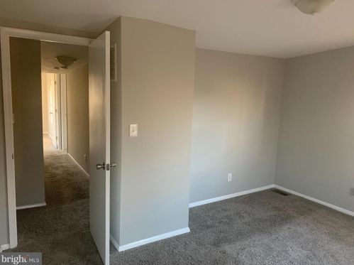 27 Wood St, West Deptford NJ  08066-1444 exterior