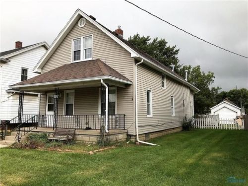 107 Guy St, Walbridge, OH 43465-1125