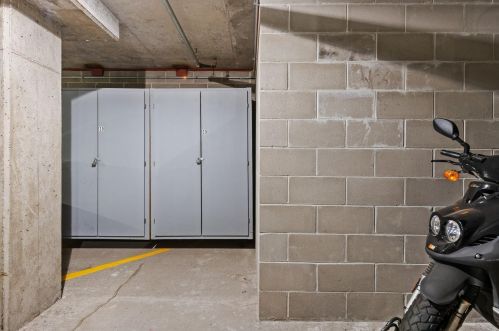 408 1st St, Minneapolis MN 55401-1198 exterior