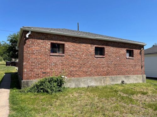 96 Concord St, New Britain CT  06053-2906 exterior