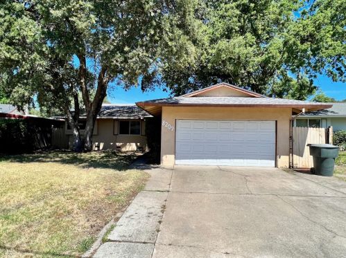 8209 Valewood Ct, Citrus Heights, CA 95662-3135