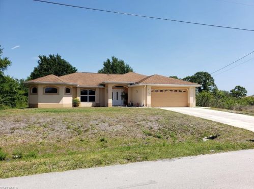 3704 11th St, Lehigh Acres, FL 33976-2817