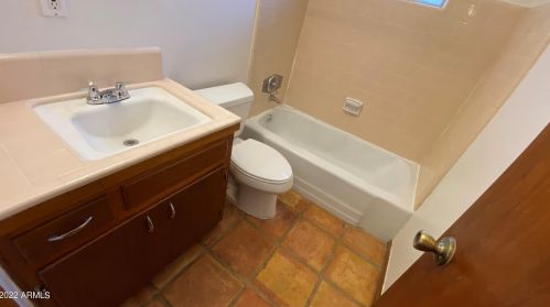 7153 57th Dr, Glendale AZ  85301-2561 exterior