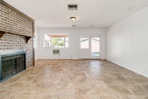 166 Jacaranda St, Mesa, AZ 85201-1805