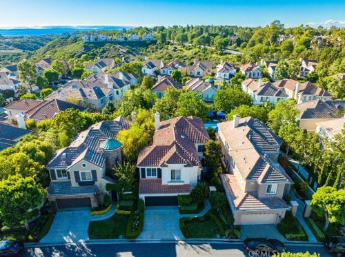 18 Lyon, Newport Beach, CA 92657-1102