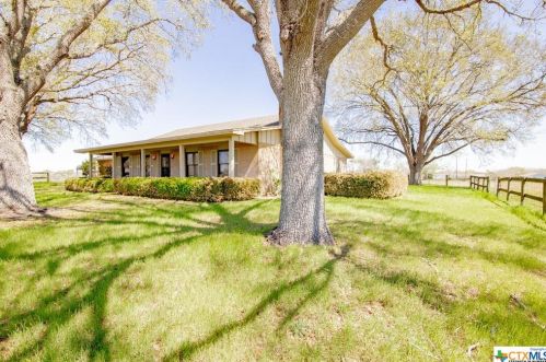 711 Love Rd, Victoria, TX 77904-4520