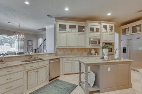 3101 Oak Crest Dr, Lewisville TX  75022-5268 exterior