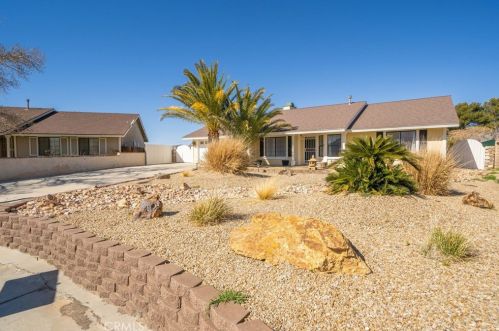 12530 Midcrest Ln, Victorville, CA 92392-9059