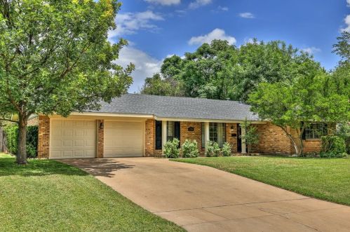 3704 Minot Ave, Fort Worth, TX 76133-2942